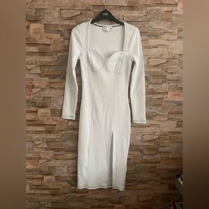 Elegant White Long Sleeve Dress
